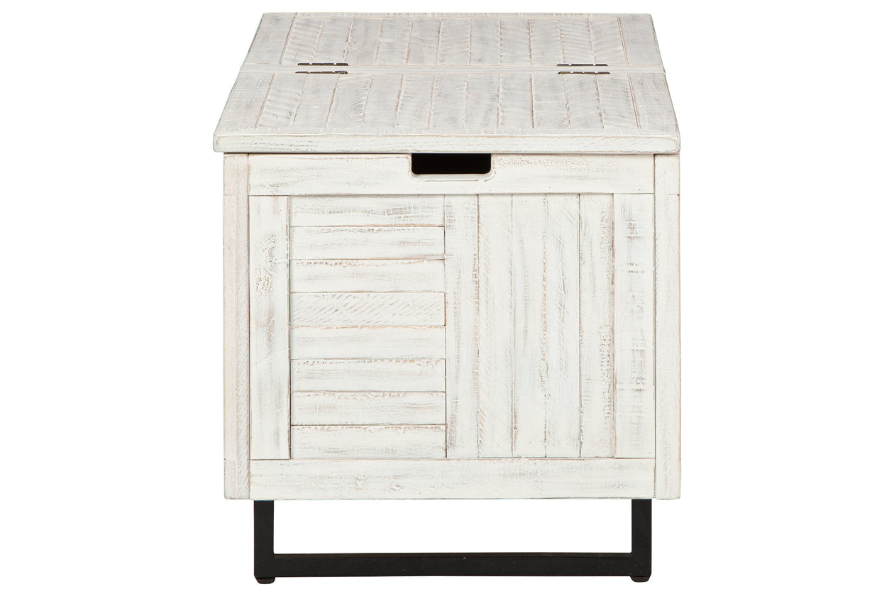 Coltport Distressed White Storage Trunk - A4000337 - Bien Home Furniture &amp; Electronics
