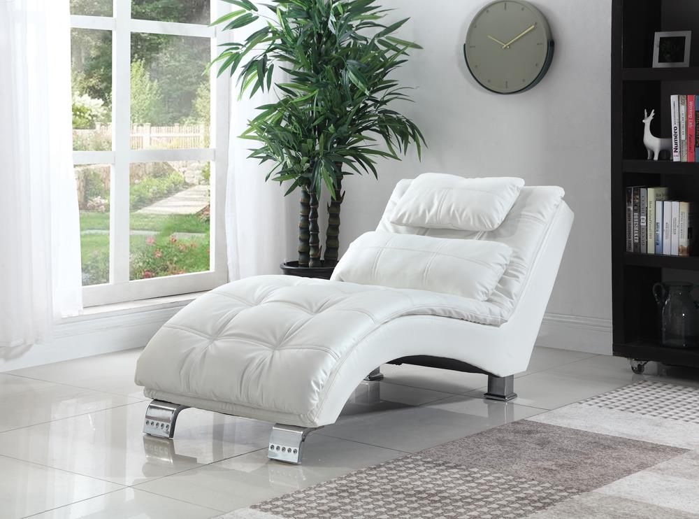 Dilleston White Upholstered Chaise - 550078 - Bien Home Furniture &amp; Electronics