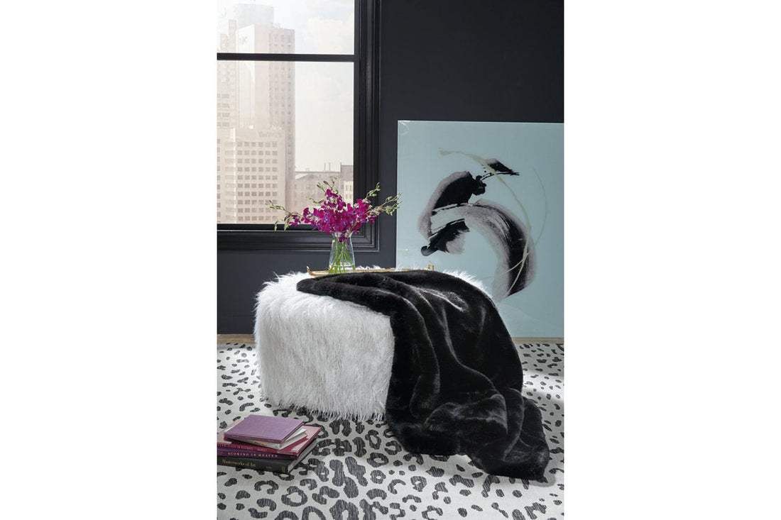 Gariland Black Throw - A1000913T - Bien Home Furniture &amp; Electronics