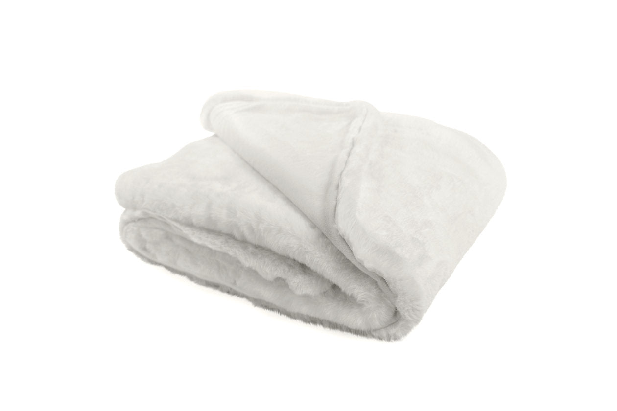 Gariland White Throw - A1000909T - Bien Home Furniture &amp; Electronics