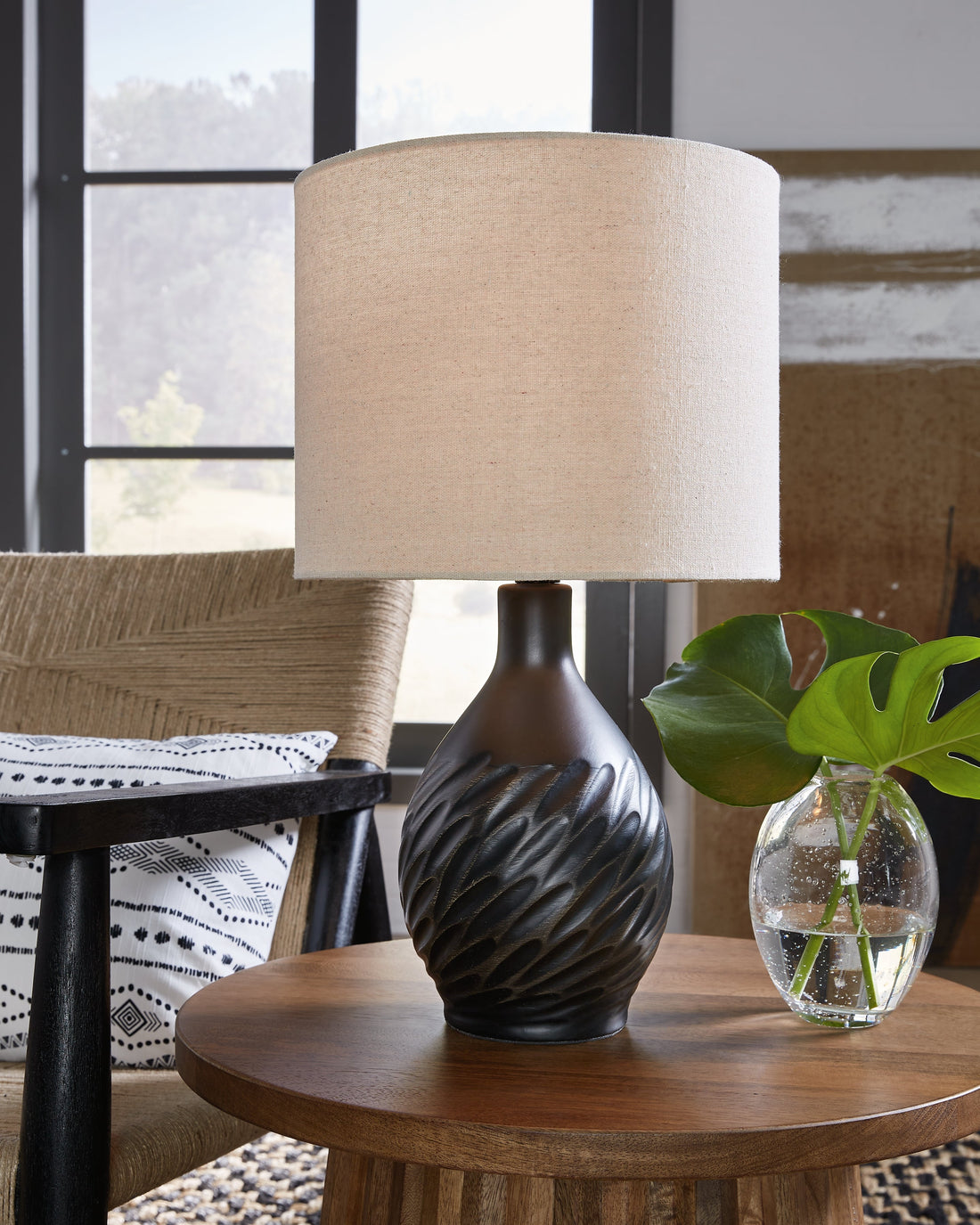 Garinton Black Table Lamp - L180184 - Bien Home Furniture &amp; Electronics