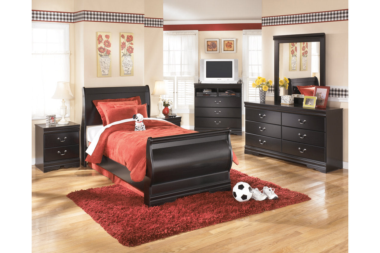 Huey Vineyard Black Dresser - B128-31 - Bien Home Furniture &amp; Electronics