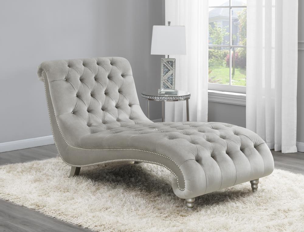 Lydia Gray Tufted Cushion Chaise with Nailhead Trim - 905468 - Bien Home Furniture &amp; Electronics