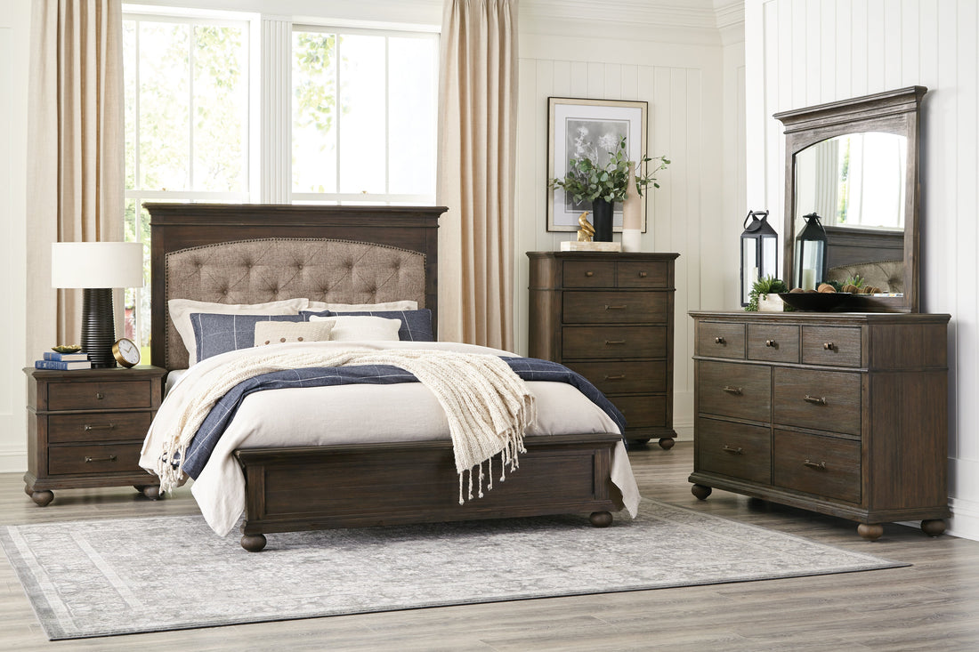 Motsinger Brown Upholstered Panel Bedroom Set - SET | 1400K-1 | 1400K-2 | 1400-3 | 1400-5 | 1400-4 - Bien Home Furniture &amp; Electronics