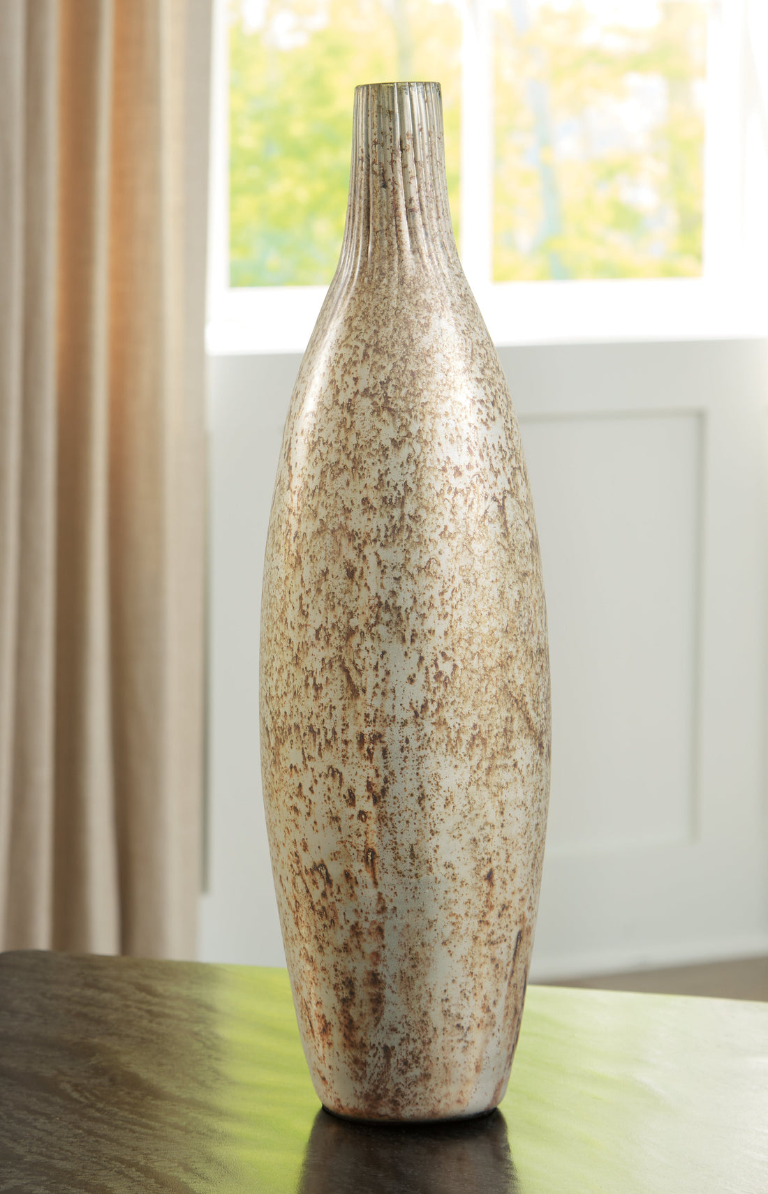 Plawite Antique Silver Finish Vase - A2000639 - Bien Home Furniture &amp; Electronics