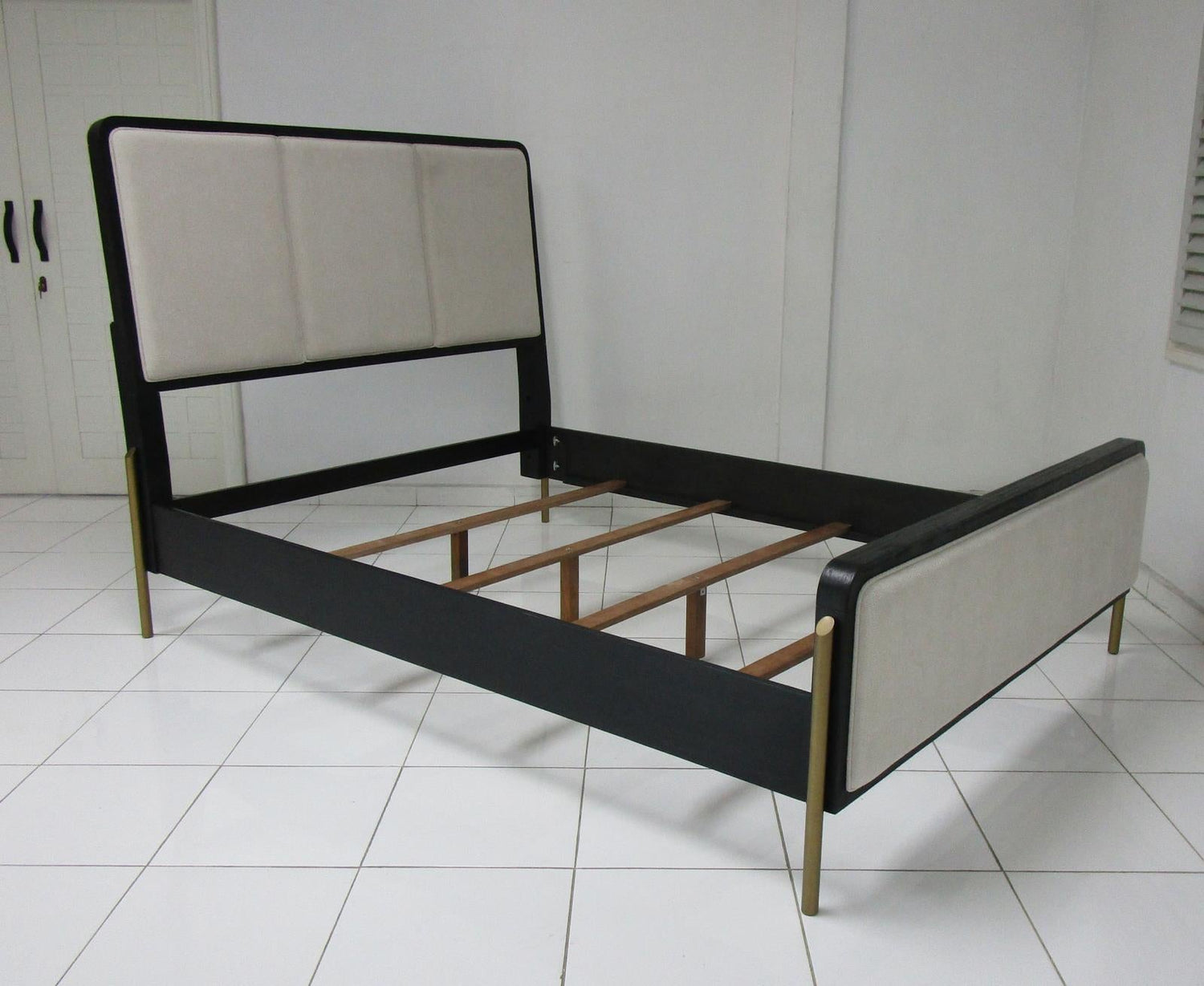 QUEEN BED - 224331Q - Bien Home Furniture &amp; Electronics