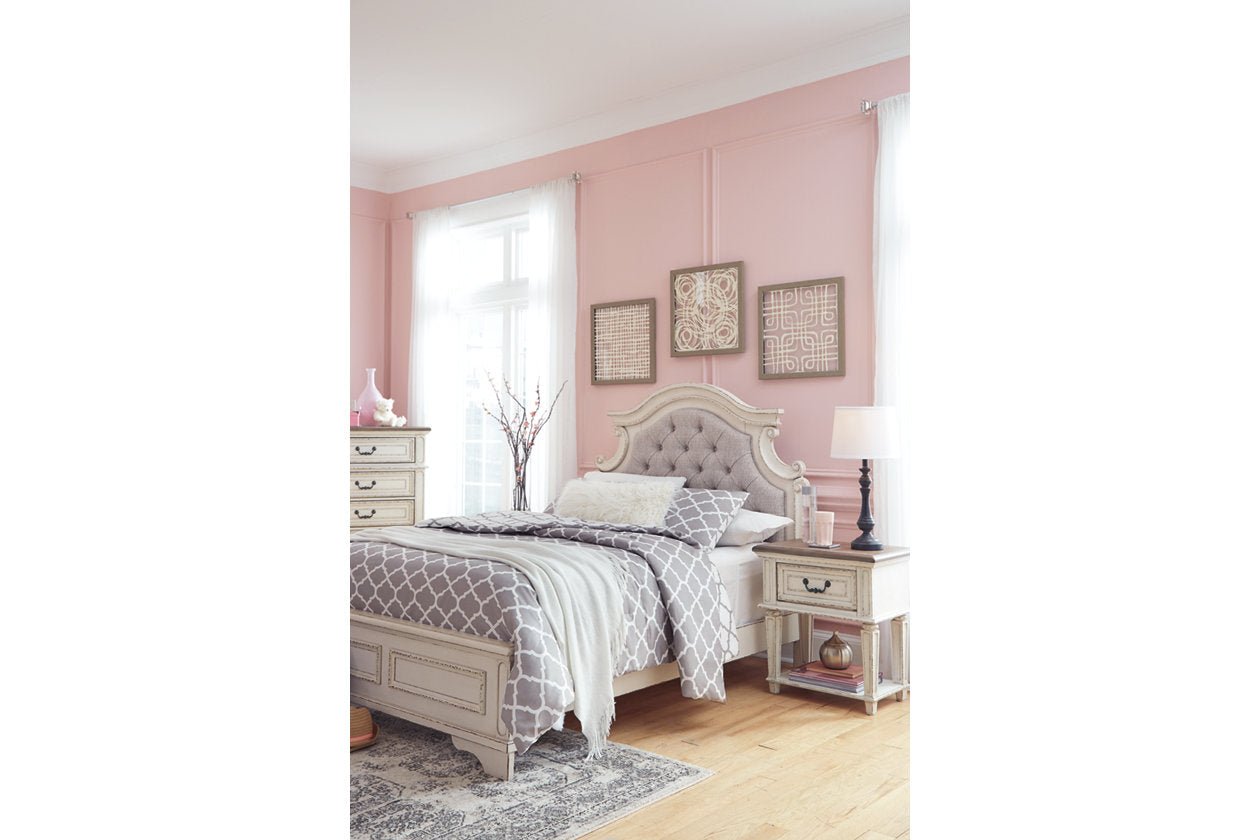 Realyn Chipped White Full Panel Bed - SET | B743-84 | B743-86 | B743-87 - Bien Home Furniture &amp; Electronics