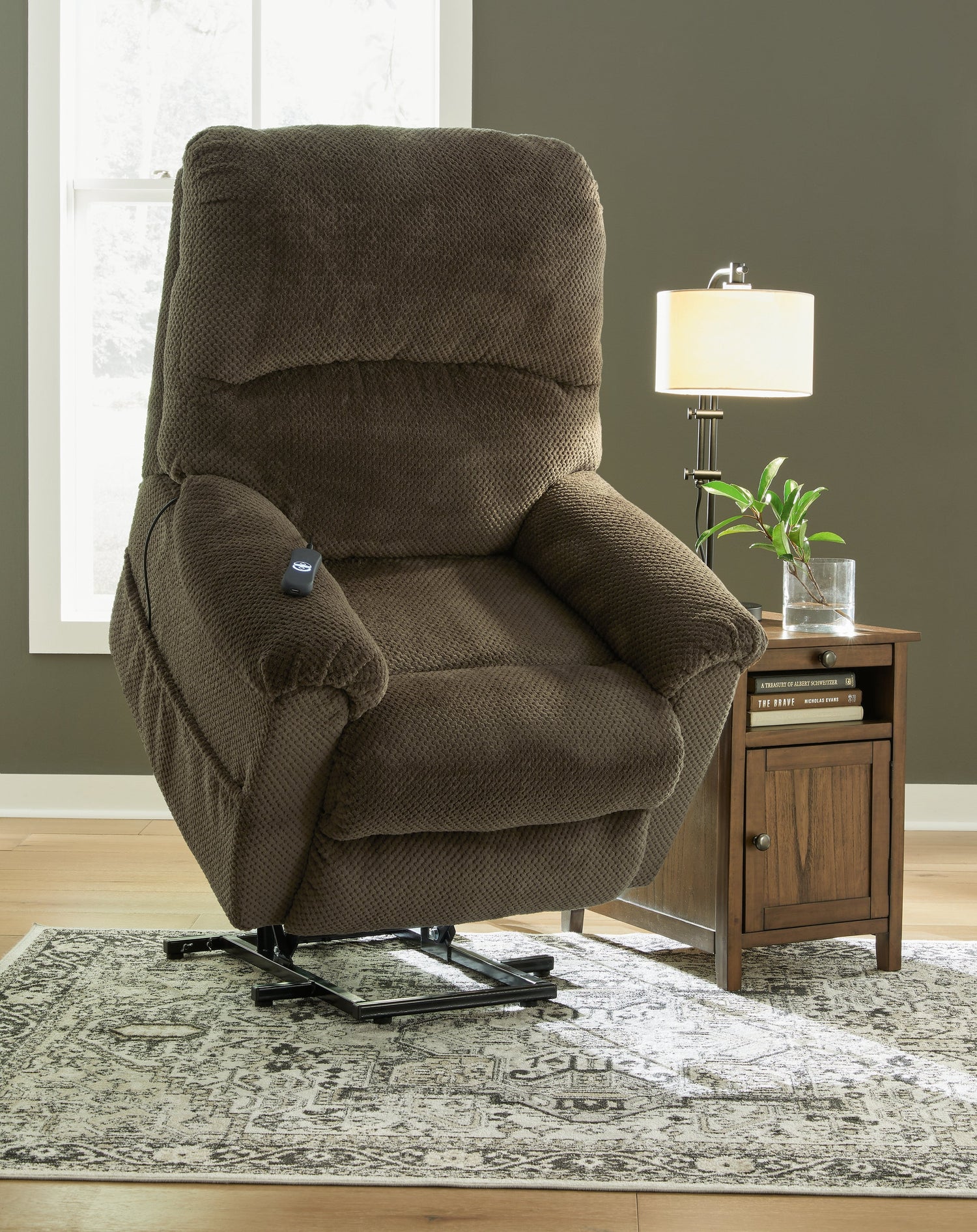 Shadowboxer Chocolate Power Lift Recliner - 4710212 - Bien Home Furniture &amp; Electronics