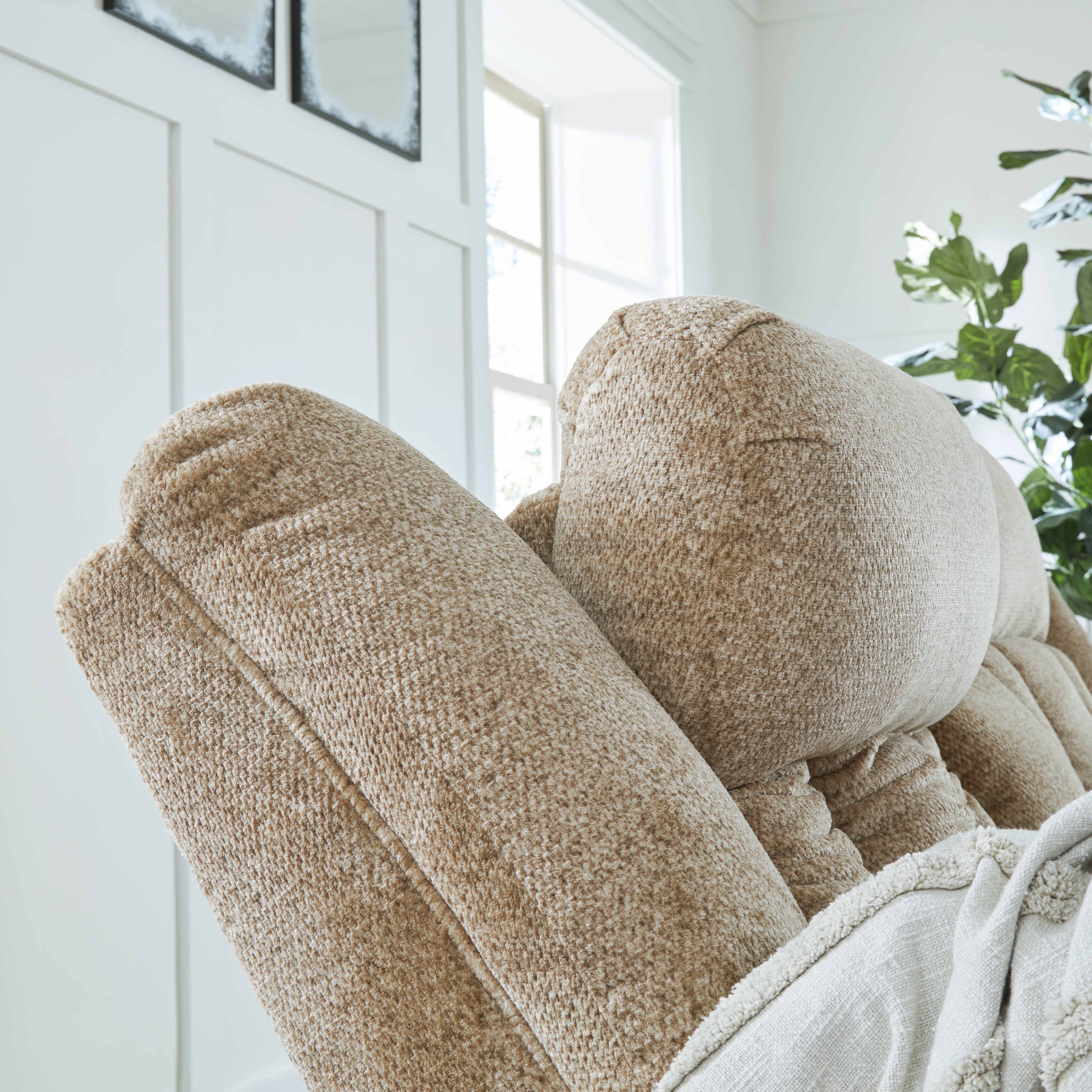 Tip-Off Wheat Power Reclining Sofa - 6930515 - Bien Home Furniture &amp; Electronics