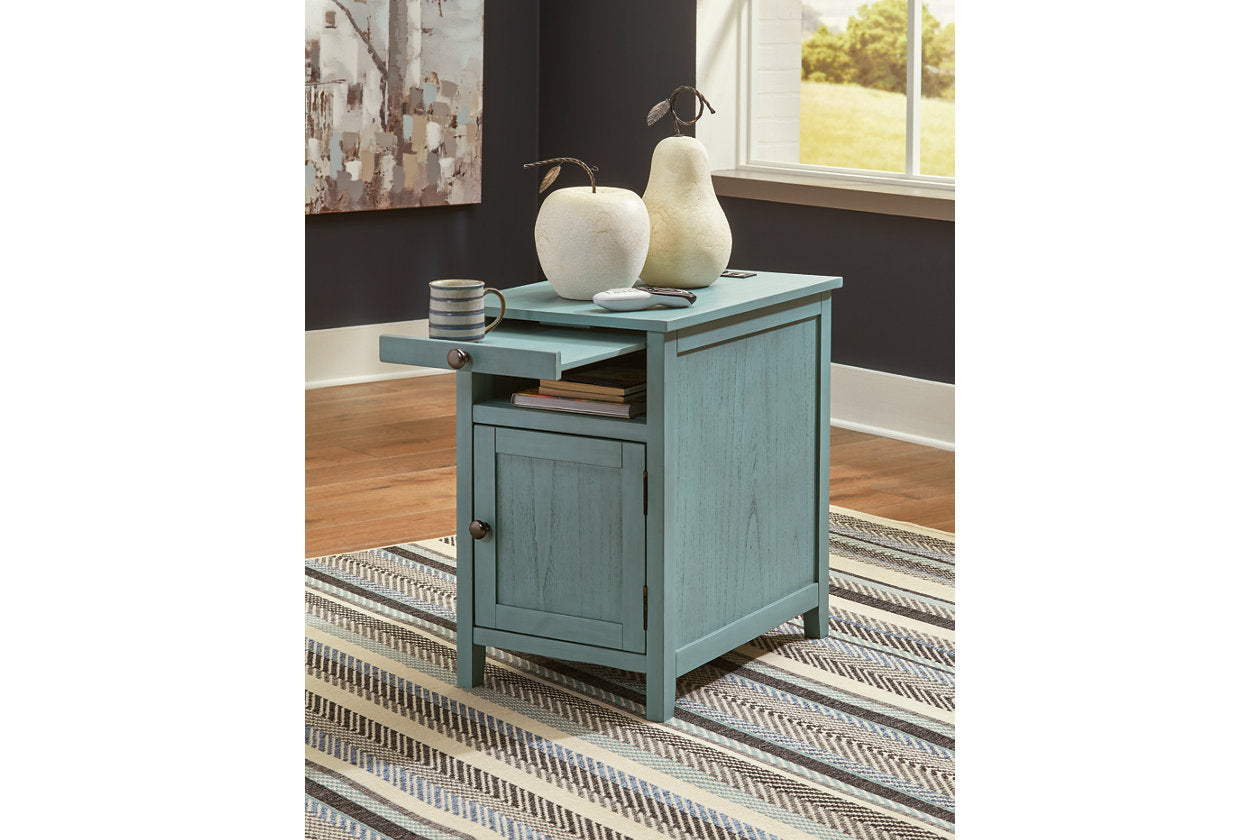 Treytown Teal Chairside End Table - T300-717 - Bien Home Furniture &amp; Electronics