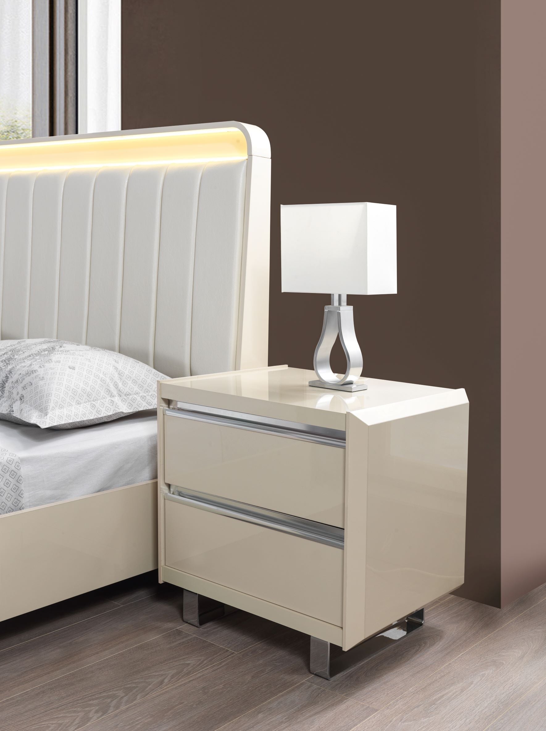 Viola Cream High Gloss Lacquer 4-Piece Queen Bedroom Set - VIOLABEDROOM-4PCQ - Bien Home Furniture &amp; Electronics